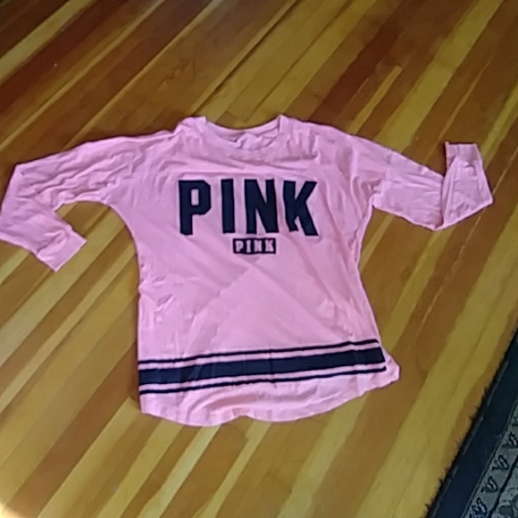 PINK Victoria's Secret Tops - ❤trade allie1012❤Long Sleeve tee w/ cutout in back